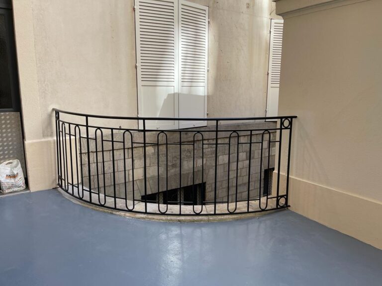 Peinture au sol gris epoxy avec étanchéité