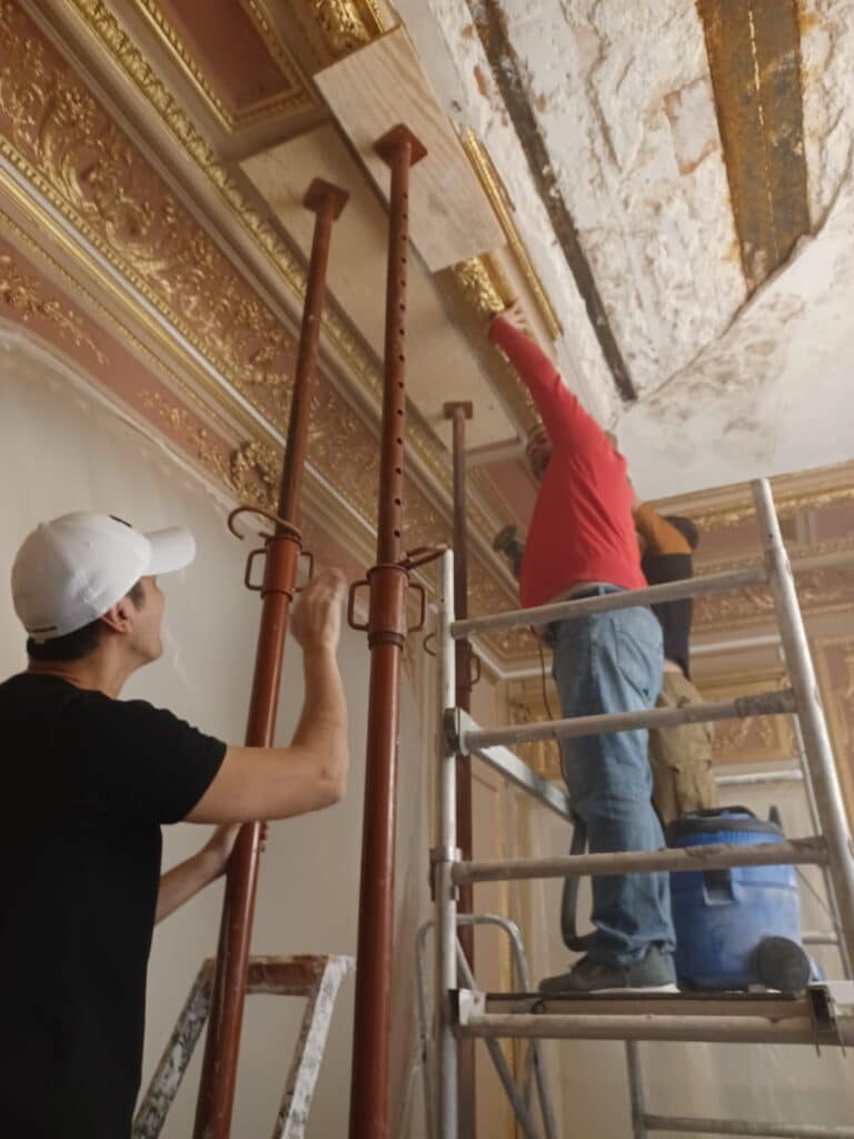 Securisation des lieux avant pise d'empreinte des moulures