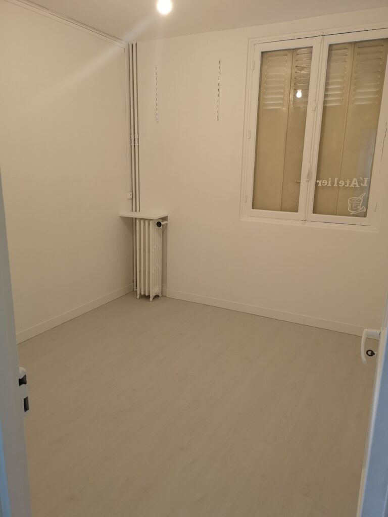 application-peinture-radiateur-fonte-pistolet