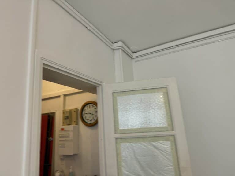 masquage-porte-fenetre-salon-travaux-peinture