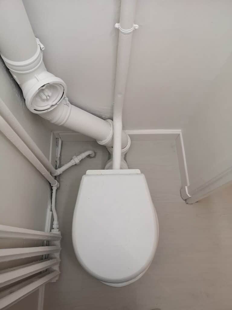 renovation-wc-sol-neuf-mur-repeint